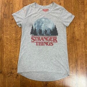 Stranger Things‎ grey graphic t-shirt with high-low hem